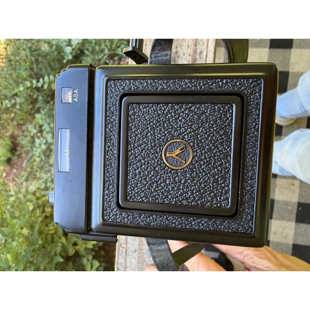 Yashica Mat-124 G TLR Medium Format Film Camera Yashinon 80mm f3.5 Lens Japan
